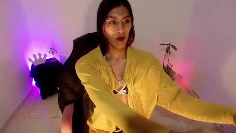 Snapshot of angele_johnson chatting on 07/20/26, 06:10 angele online show from 07/20/26, 06:10