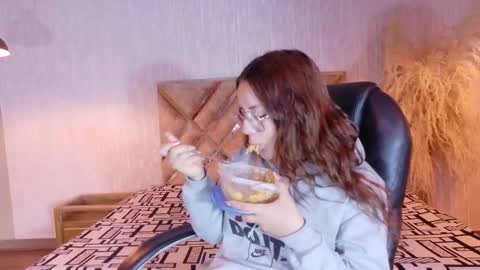 angel online show from 03/05/26, 01:40