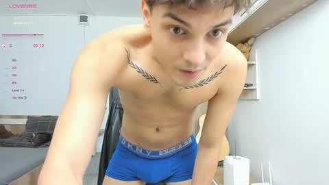 Snapshot of angelfrank chatting on 02/15/25, 12:54 Frankie online show from 02/15/25, 12:54