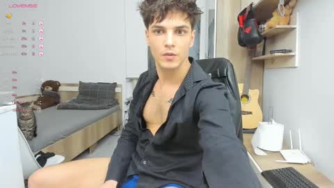 Snapshot of angelfrank chatting on 02/16/25, 03:16 Frankie online show from 02/16/25, 03:16