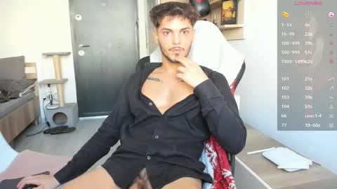 Snapshot of angelfrank chatting on 10/29/25, 01:02 Frankie online show from 10/29/25, 01:02