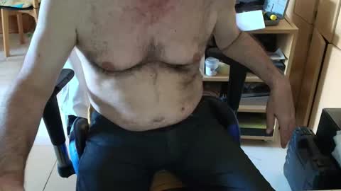 angelgarcia269 online show from 04/17/26, 07:06