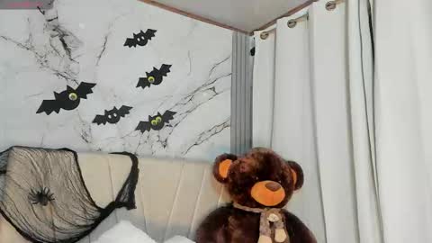 Carolina online show from 10/23/25, 12:43