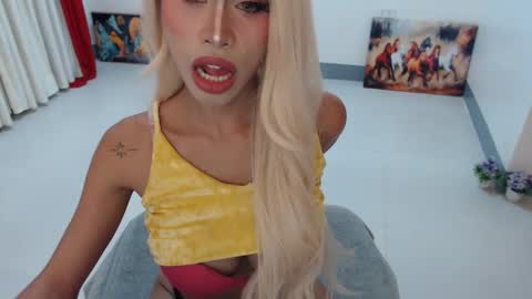 DIVINE ANGEL online show from 09/29/25, 10:20