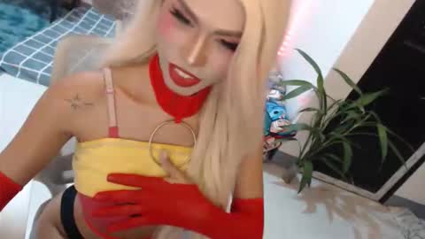 Snapshot of angelic_face_808 chatting on 05/08/26, 01:00 DIVINE ANGEL online show from 05/08/26, 01:00