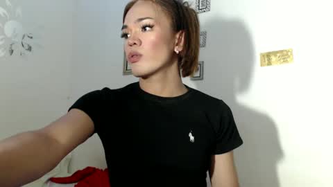 Yhanna online show from 12/11/24, 10:58