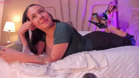 Angelica Cross online show from 04/18/26, 08:31