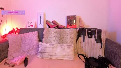 Snapshot of angelica_mature49 chatting on 04/28/26, 03:44 Angelica online show from 04/28/26, 03:44