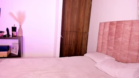 Snapshot of angelica_rose7 chatting on 03/08/25, 04:12 angelica_rose7 online show from 03/08/25, 04:12