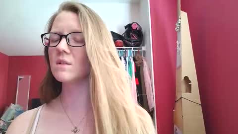 AngelicAngel online show from 04/21/26, 01:42