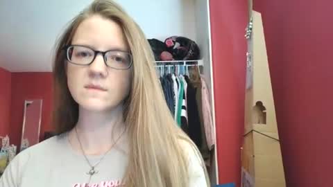 Snapshot of angelicangel3 chatting on 06/17/26, 07:37 AngelicAngel online show from 06/17/26, 07:37