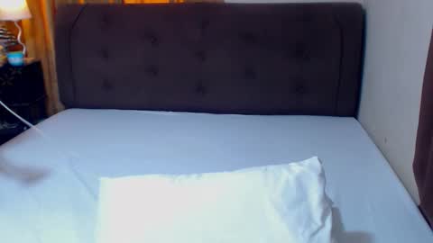 MS. AMALIA online show from 11/12/25, 06:14