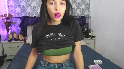 Angelika Rouge online show from 09/19/25, 03:56