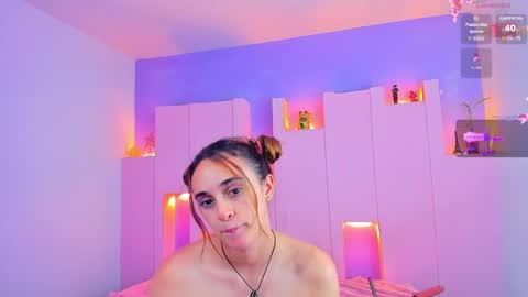 Snapshot of angelikarose1 chatting on 02/19/25, 10:23 Angelika Rose online show from 02/19/25, 10:23