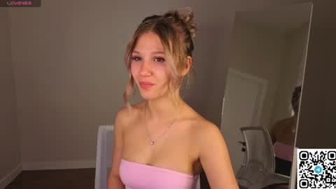 Snapshot of angelina_becker chatting on 06/11/26, 12:54 Angelina online show from 06/11/26, 12:54