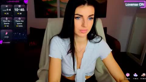Snapshot of angelina_clark chatting on 04/26/26, 06:33 Angelina online show from 04/26/26, 06:33