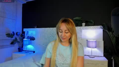 angelina_hilton online show from 06/30/26, 11:44