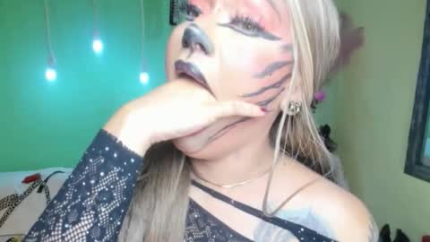 Snapshot of angelina_james_ chatting on 10/13/25, 03:56 Angelina  online show from 10/13/25, 03:56