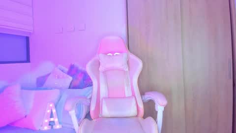 Snapshot of angelina_lodge chatting on 02/17/25, 02:20 ANGELINA INDEPENDENT MODEL online show from 02/17/25, 02:20