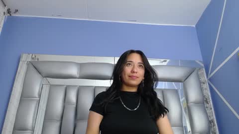 Snapshot of angelina_ny chatting on 01/25/25, 02:26 ANGELINA online show from 01/25/25, 02:26