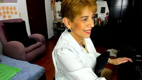 Snapshot of angelina_stone_65 chatting on 04/28/26, 02:27 Angelina online show from 04/28/26, 02:27