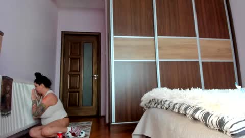 Snapshot of angelinacht chatting on 01/21/25, 11:24 Angelina online show from 01/21/25, 11:24