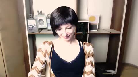 Angelina online show from 12/03/25, 08:23