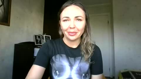 angelinalove28 online show from 09/22/25, 07:10