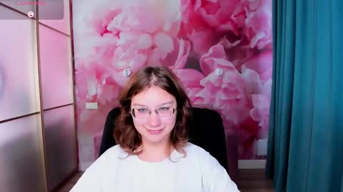 AngelinaLow online show from 10/18/25, 06:05