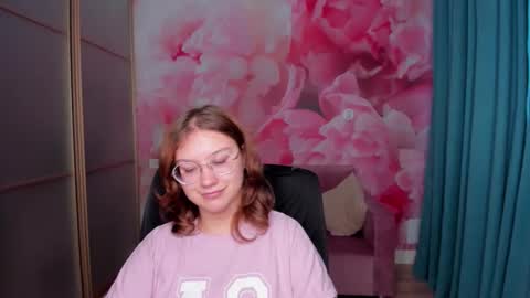 AngelinaLow online show from 11/04/25, 12:26