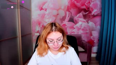 AngelinaLow online show from 01/11/26, 06:29