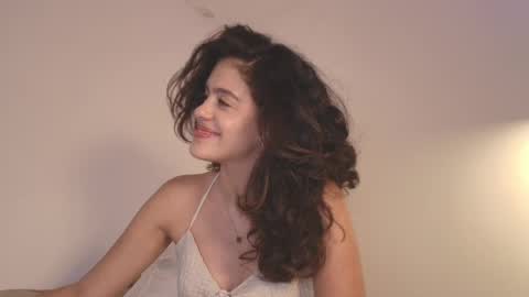 Snapshot of angelinarosss_ chatting on 05/01/26, 12:04 online show from 05/01/26, 12:04