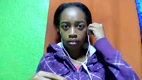 Snapshot of angeline221173 chatting on 06/18/26, 01:17 angeline221173 online show from 06/18/26, 01:17