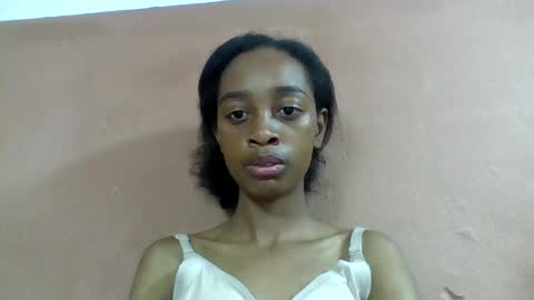 Snapshot of angeline221173 chatting on 07/20/26, 02:04 angeline221173 online show from 07/20/26, 02:04