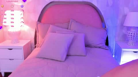 Snapshot of angeline__cute chatting on 04/25/26, 12:52 angeline online show from 04/25/26, 12:52