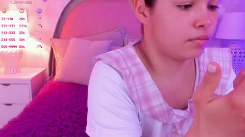 Snapshot of angeline__cute chatting on 05/05/26, 12:13 angeline online show from 05/05/26, 12:13