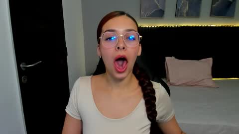 angeline_davies online show from 02/05/26, 04:17