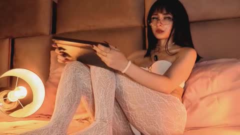 angelinepossy online show from 11/12/25, 07:57