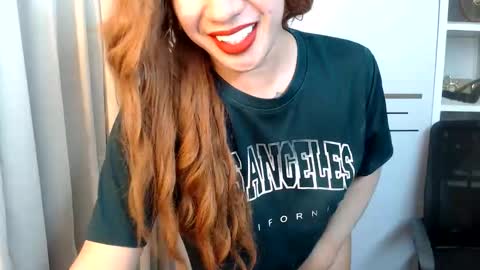 Snapshot of angelinnaxxx chatting on 04/11/26, 03:05 Anglina online show from 04/11/26, 03:05