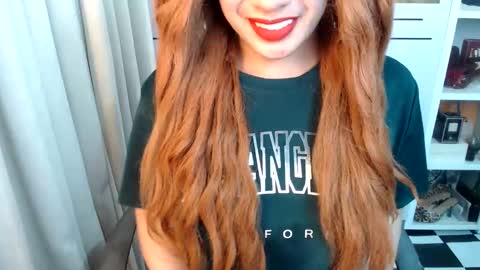 Snapshot of angelinnaxxx chatting on 05/05/26, 01:57 Anglina online show from 05/05/26, 01:57