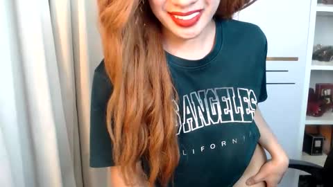 Snapshot of angelinnaxxx chatting on 05/16/26, 04:09 Anglina online show from 05/16/26, 04:09