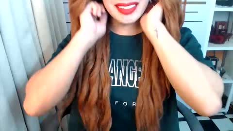 Snapshot of angelinnaxxx chatting on 05/20/26, 11:49 Anglina online show from 05/20/26, 11:49