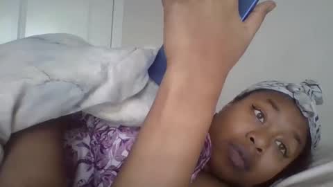 Snapshot of angeliquebelcaliz chatting on 02/18/25, 12:49 angeliquebelcaliz online show from 02/18/25, 12:49