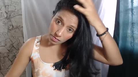 angela online show from 10/10/25, 04:28