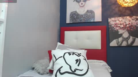 Snapshot of angelitawild_ chatting on 01/30/25, 01:11 angel online show from 01/30/25, 01:11