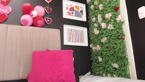 Snapshot of angelitawild_ chatting on 02/15/25, 09:37 angel online show from 02/15/25, 09:37