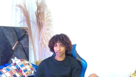 Angel online show from 11/12/25, 08:08