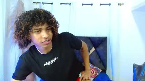 Snapshot of angell18_ chatting on 06/11/26, 09:24 Angel online show from 06/11/26, 09:24