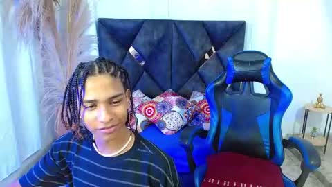Snapshot of angell18_ chatting on 06/18/26, 08:46 Angel online show from 06/18/26, 08:46