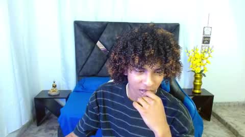 Snapshot of angell18_ chatting on 07/17/26, 09:19 Angel online show from 07/17/26, 09:19